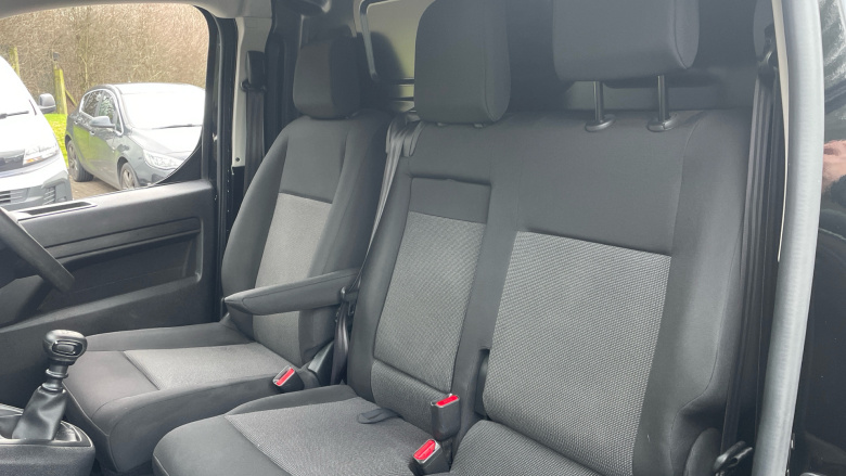 Vauxhall Vivaro L2 Diesel 1.5 Turbo D 120 Pro H1 Van